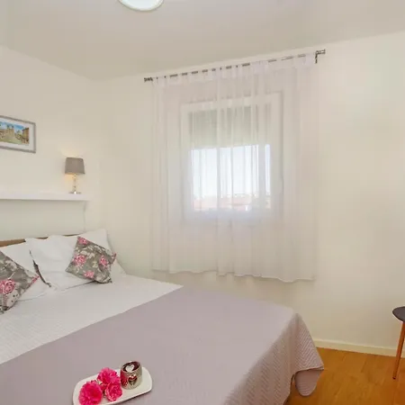 Sun Apartment